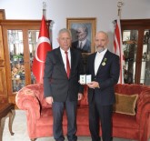 DEDE KORKUT - Dr. Suat Günsel'e, 'Vatan Evladı' Ödülü Altın Madalya Takıldı