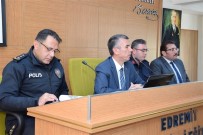 FİLM GÖSTERİMİ - Edremit'te Yeni Dönemin İlk Muhtarlar Toplantısı Yapıldı