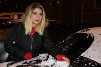 Erzurum'da Kar Yağışı Kent Merkezini Beyaza Bürüdü