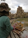 KAPADOKYA - Japon Ressam Kapadokya'yı Resimliyor
