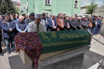 YÜKSEK ATEŞ - Kene Vakasında Aynı Kaderi Paylaştığı Oğluyla Yan Yana Defnedildi