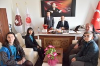 GARNIZON KOMUTANLıĞı - Lapseki'de Makam Koltuklarına Çocuklar Oturdu