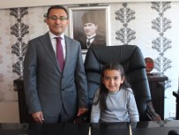 ULUSAL EGEMENLIK - Manisa'da İlçe Protokolü Koltuklarını Çocuklara Devretti