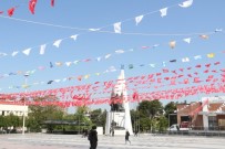 CUMHURİYET MEYDANI - Manisa Türk Bayraklarıyla Donatıldı
