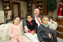 ULUSAL EGEMENLIK - Miniklerden Rektör Ünal'a Ziyaret