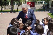 ULUSAL EGEMENLIK - Rektör Budak, Miniklerin 23 Nisan Coşkusuna Ortak Oldu