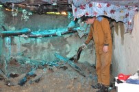 BALVEREN - Şırnak'ta Toprak Evin Damı Çöktü