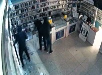 MUSTAFA ESEN - Dükkanı 1 Dakikada Boşalttılar