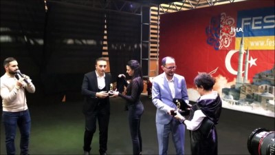 Fransa'da 'En Sevilenler' Ödülünü Aldılar, Lyon'da Hayranlarıyla Buluştular