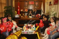 ULUSAL EGEMENLIK - İl Başkanı Yıldız Koltuğunu Çocuklara Devretti