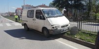 Minibüs Bisiklete Çarptı Açıklaması 1 Yaralı