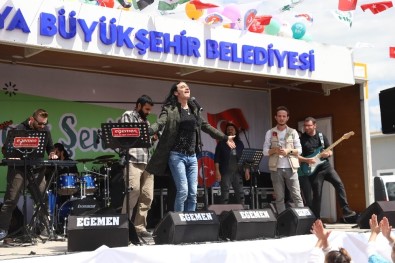 Murat Kekilli'den Suriyeli Çocuklara Konser