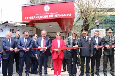 Siirt'te 23 Nisan Çocuk Kütüphanesi Hizmete Açıldı