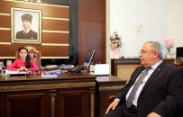 ULUSAL EGEMENLIK - Vali Nayir 23 Nisan Vesilesiyle Makamını Temsili Olarak Devretti