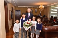 ULUSAL EGEMENLIK - Vali Su, Çocukları Kabul Etti