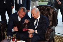 KÖPEKBALIĞI - Başkan Aydın, MHP Lideri Bahçeli'ye Sanat-I Tesbih Hediye Etti