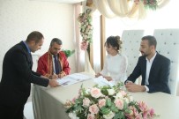 EDREMIT BELEDIYESI - Başkan Say İlk Nikahını Kıydı