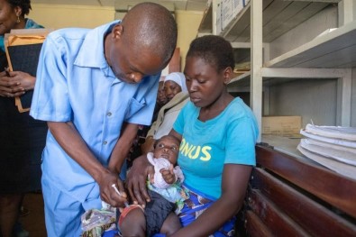 Dünyada İlk Sıtma Aşısı Malawi'de Uygulanmaya Başladı