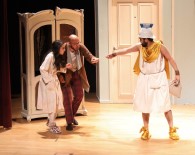 ÖZYEĞİN ÜNİVERSİTESİ - ERÜ'de 3. Ulusal Erciyes Tiyatro Festivali Başladı