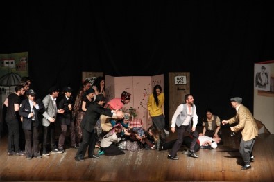 'Keşanlı Ali Destanı' tiyatro oyunu Kartal'da sahnelendi