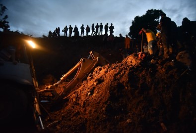 Kolombiya'da Heyelanda Ölü Sayısı 30'A Yükseldi