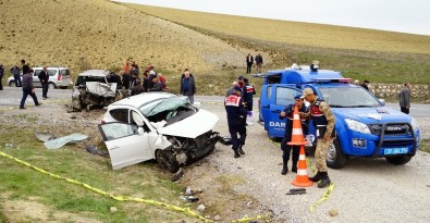 Seyir Halinde Nişanlısıyla Tartışan Sürücü, Felakete Yol Açtı Açıklaması 2 Ölü
