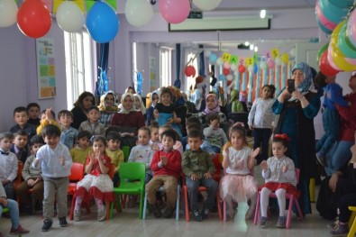 Tatvan'da 'Çocuk Şenliği' Düzenledi