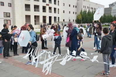 Uşak'ta 23 Nisan Dolayısıyla Uçurtma Şöleni Düzenlendi