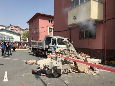 Bayrampaşa'da Nefes Kesen Deprem Tatbikatı