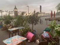 TREN SEFERLERİ - Fırtına Ve Şiddetli Yağmur NRW'yi Felç Etti