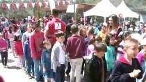 UÇURTMA ŞENLİĞİ - Genç Kızılay'ın Çocuk Festivali Mavi Göl'de Gerçekleşti