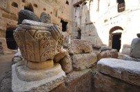 RAHİP - Gümüşler Manastırındaki Gülümseyen Meryem Ana Freskine Ziyaretçi Akını