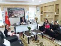 VEZIRHAN - Özel Gereksinimli Çocuklardan Başkan Ocak'a Ziyaret