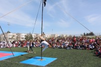 Samsat'ta Çocuklar Sirk Gösterileri İle Eğlendi Haberi
