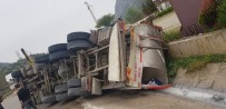 ZEKI KARACA - Bilecik'te Süt Tankeri Devrildi, 1 Yaralı