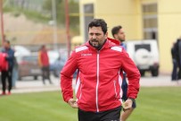 Evkur Yeni Malatyaspor'da Yönetim Teknik Heyetin Durumunu Görüştü