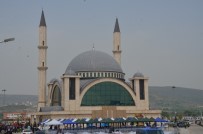 KAPALI ALAN - Hacı İsmail-Hafız Güzide Uğur Cami İbadete Açıldı
