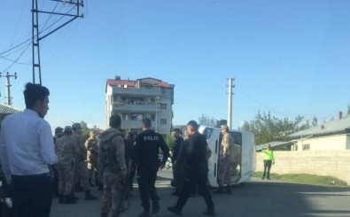 Iğdır'da Askeri Araca Tır Arkadan Çarptı Açıklaması 10 Asker Hafif Yaralandı