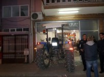 Kontrolden Çıkan Traktör İş Yerine Girdi