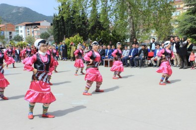 Osmaneli Atatürk Orta Okulunda TÜBİTAK 4006 Bilim Fuarı Düzenledi
