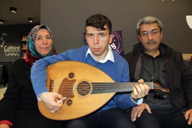 Otizmli Müzik Dehası 18 Enstrüman Çalıyor