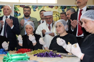 Şifa Dağıtacak 6 Ton Mesir Macununun Duası Yapıldı