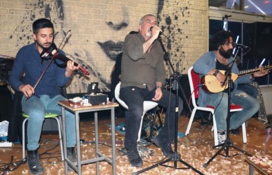 Van'da Cevdet Bağca Konseri