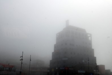 Zonguldak'ta Sis Etkili Oldu, Görüş Mesafesi 50 Metreye Düştü