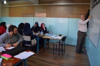 İRANLıLAR - Dünyanın Bir Ucundan  Gelerek Trabzon'da Türkçe Öğreniyorlar