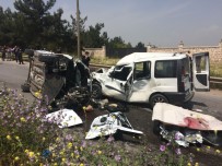ÖLENLERİN YAKINLARI - İzmir'de Feci Kaza Açıklaması 7 Ölü, 1 Yaralı