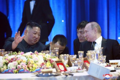 Kim Jong-Un Rusya'dan Beklenenden 7 Saat Erken Ayrıldı