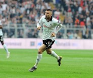 YILDIZ FUTBOLCU - Burak, Kartal'ı Yarışa Ortak Etti