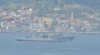 EGE DENIZI - Rus Donanmasına Ait Arızalı Gemi Boğazdan Geçti