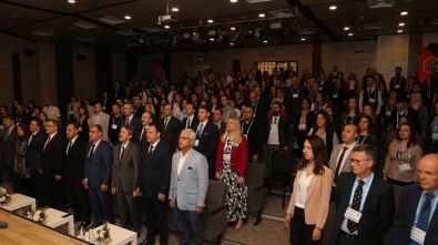 Cambridge Profesörlerinden İstanbul'da Öğretmenlere Eğitim Konferansı